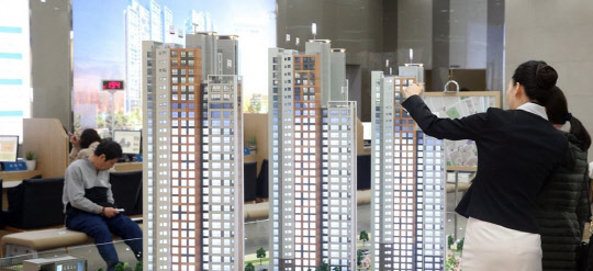 이달 서울에서 7600가구 분양 큰 장이 열린다. 사진은 모델하우스 전경.<연합뉴스>